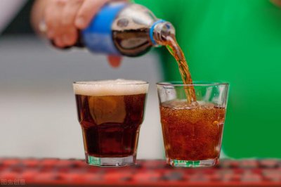 长期喝碳酸饮料，身体或有4大变化，若占了一个，劝你去查下